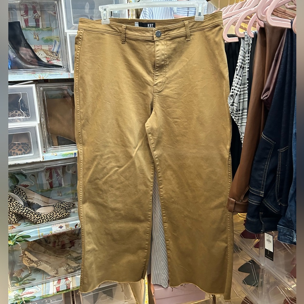 Kut from the Kloth women’s Khaki Chinos 18W EUC
